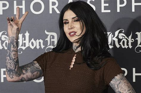 kat von d removing tattoos|Kat Von D Explains Why Shes Covering Most of Her Body With。